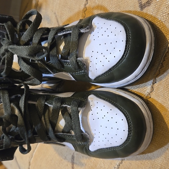 Nike Dunk High Top, Olive Green - Picture 2 of 5